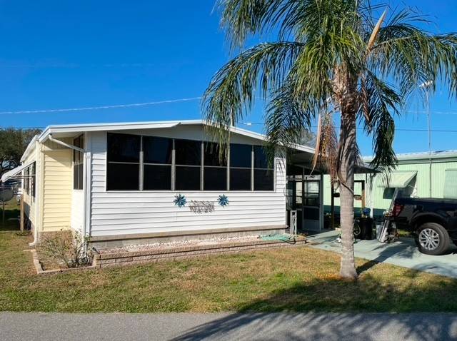 Winter Haven, FL Mobile Home for Sale located at 137 Mandarin Drive Orange Manor East